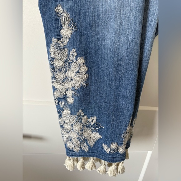 Boho Vintage Capris - Picture 3 of 6
